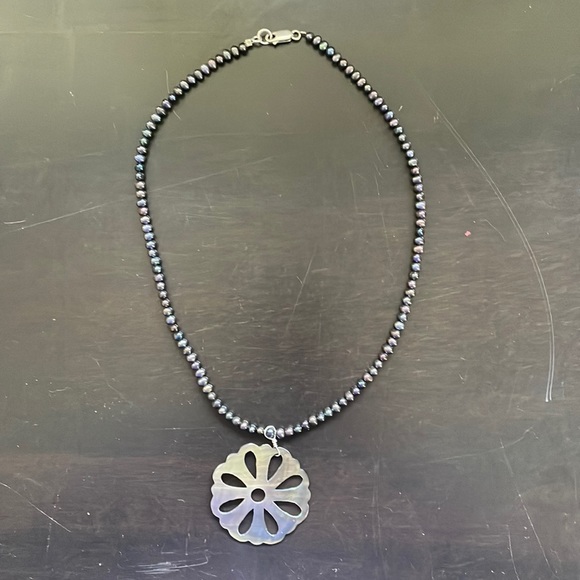 Handmade carved shell necklace - Picture 1 of 4